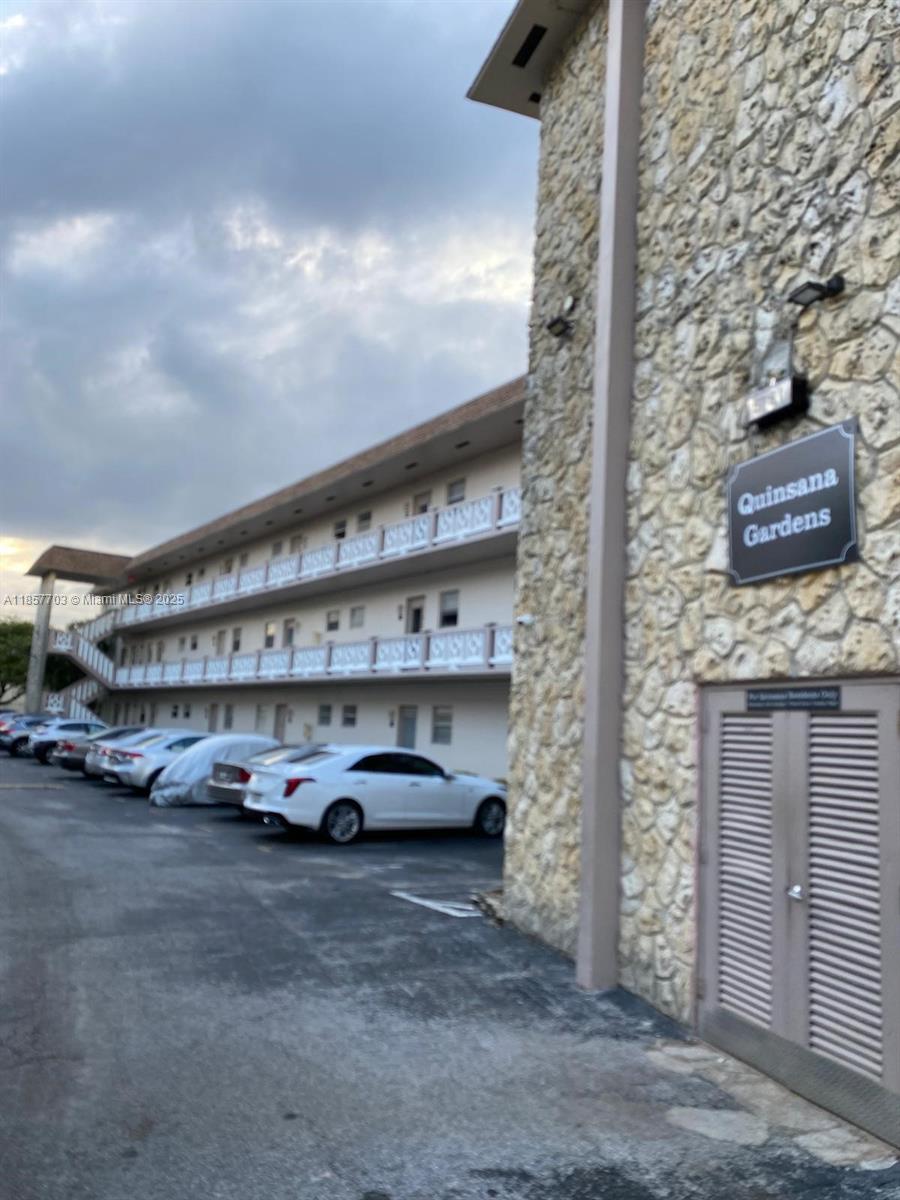 QUINSANA GARDENS CONDO - Residential Lease