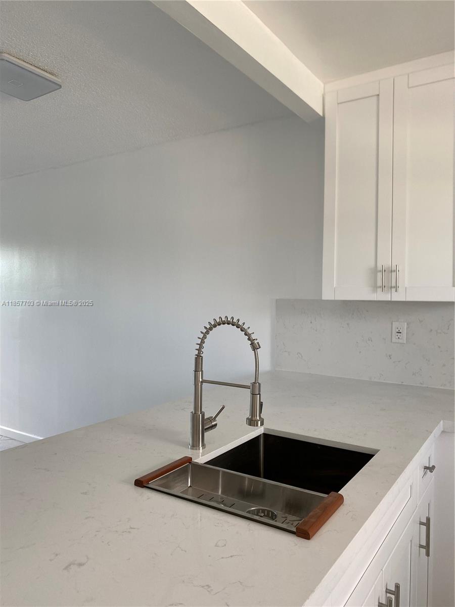 QUINSANA GARDENS CONDO - Residential Lease