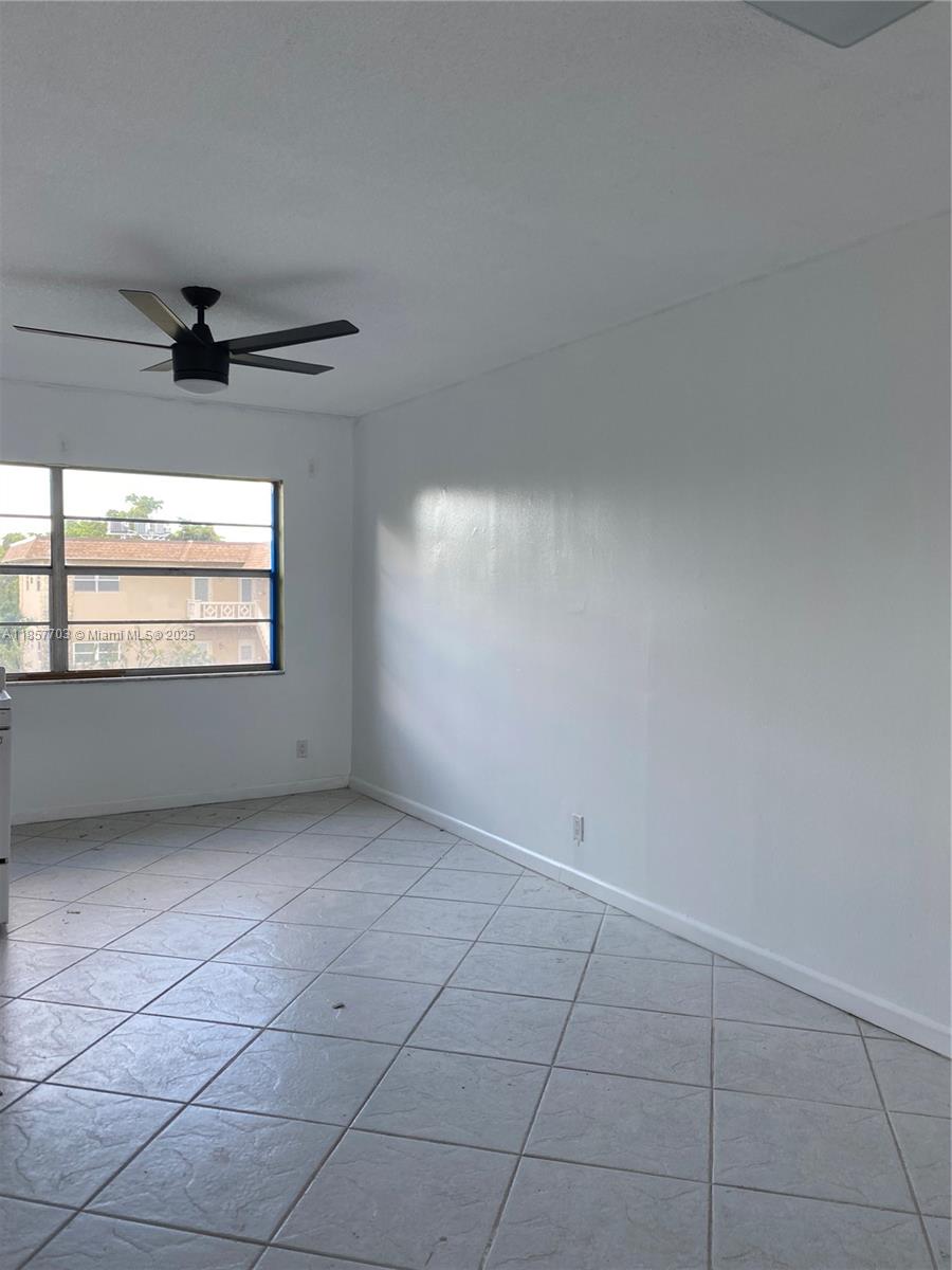 QUINSANA GARDENS CONDO - Residential Lease