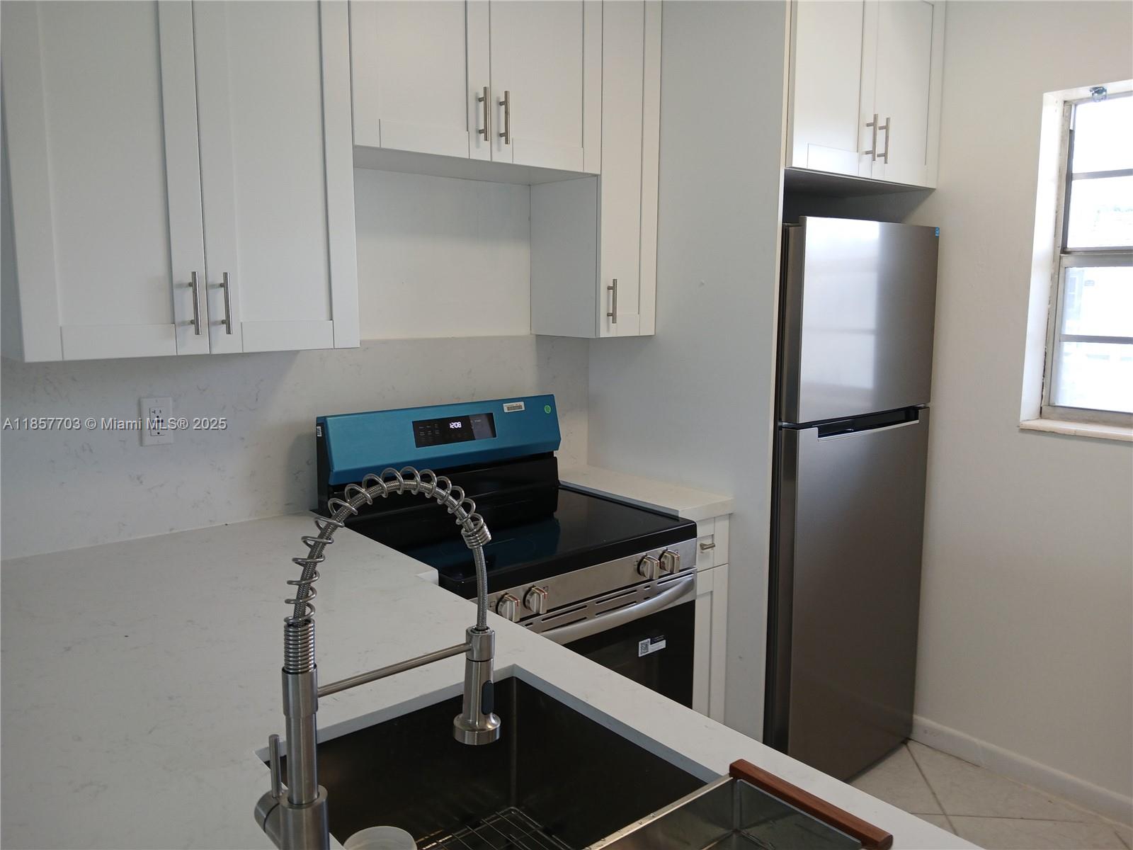 Spacious and Fully Renovated 1BR/1BA Apartment w/ Balcony in a Peaceful 55+ Community
Enjoy this beautifully updated home featuring a modern kitchen and bathroom with quartz countertops. Bright and open layout, perfect for comfortable living in a serene setting.