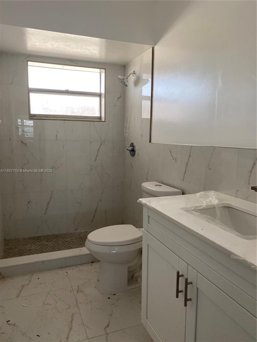 QUINSANA GARDENS CONDO - Residential Lease