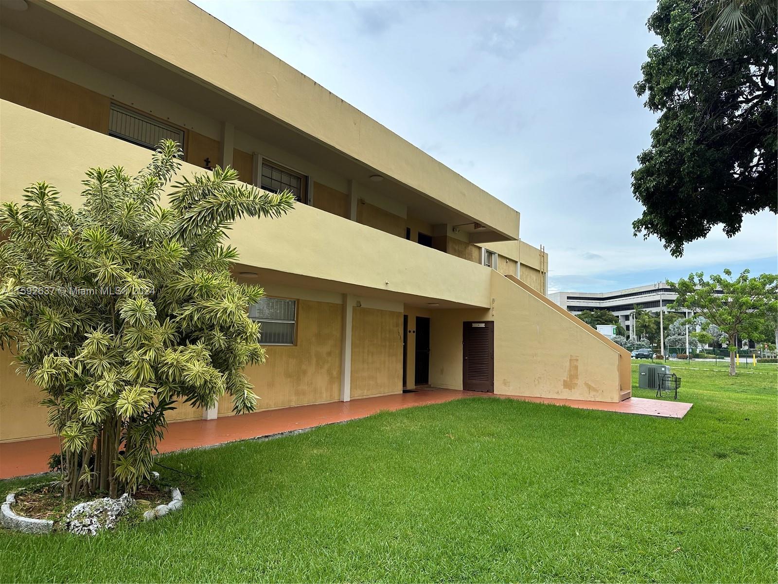 Very spacious unit in Parkwood at Fontainebleau. This is a true 2 bedrooms 2 baths unit LARGER THAN TAX ROLL RECORDS. Located on the first floor in the smaller building. Nice size kitchen, updated bathrooms, walk in closet in the principal bedroom, washing machine inside the unit and close to the pool.
Centrally located and only minutes to expressway,schools and Dolphin and Inrternational malls.
DRASTICALLY REDUCED. EASY TO SHOW