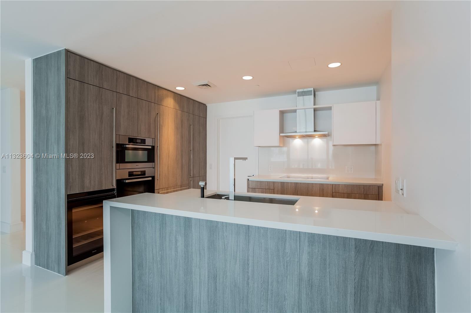 OCEANA KEY BISCAYNE CONDO - Residential