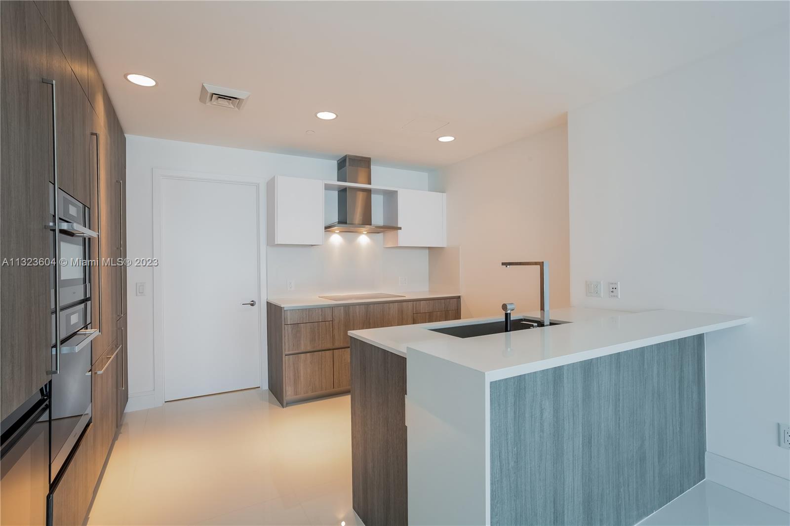 OCEANA KEY BISCAYNE CONDO - Residential