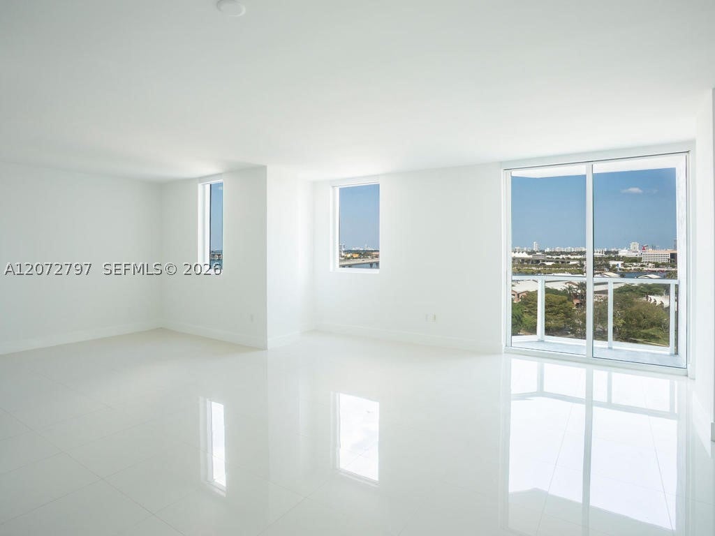 244 Biscayne Blvd 2402