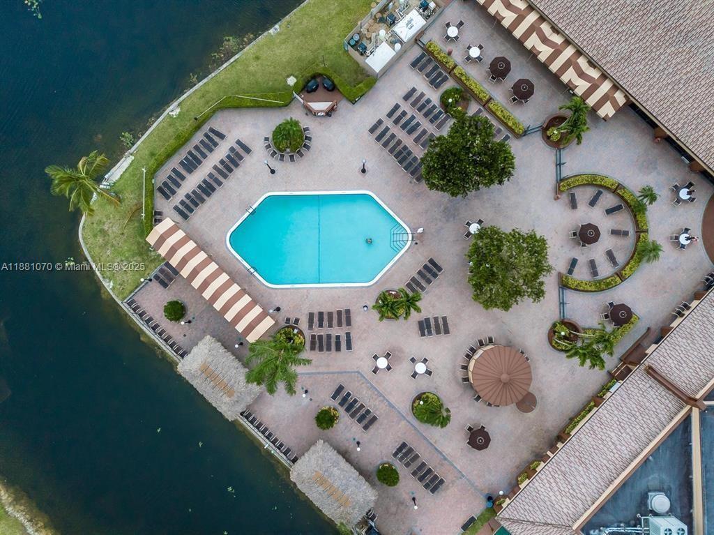 SUNRISE LAKES 139 CONDO - Residential