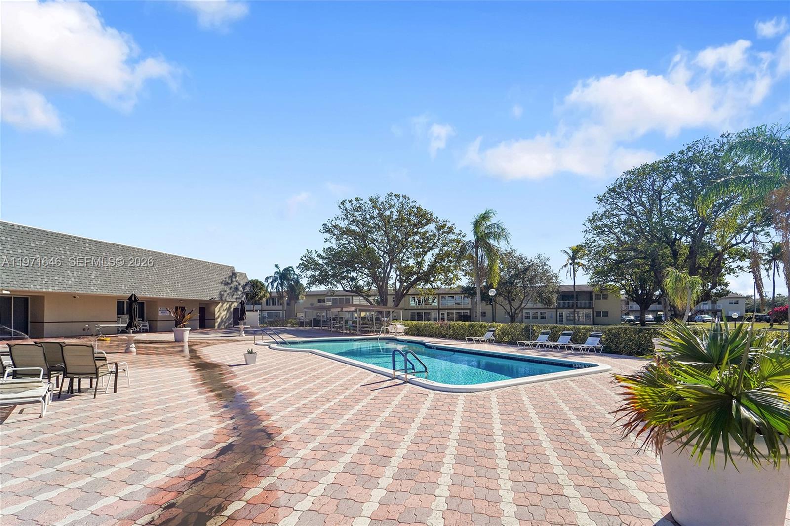 ORIOLE GARDENS TWO 60 CON - Residential