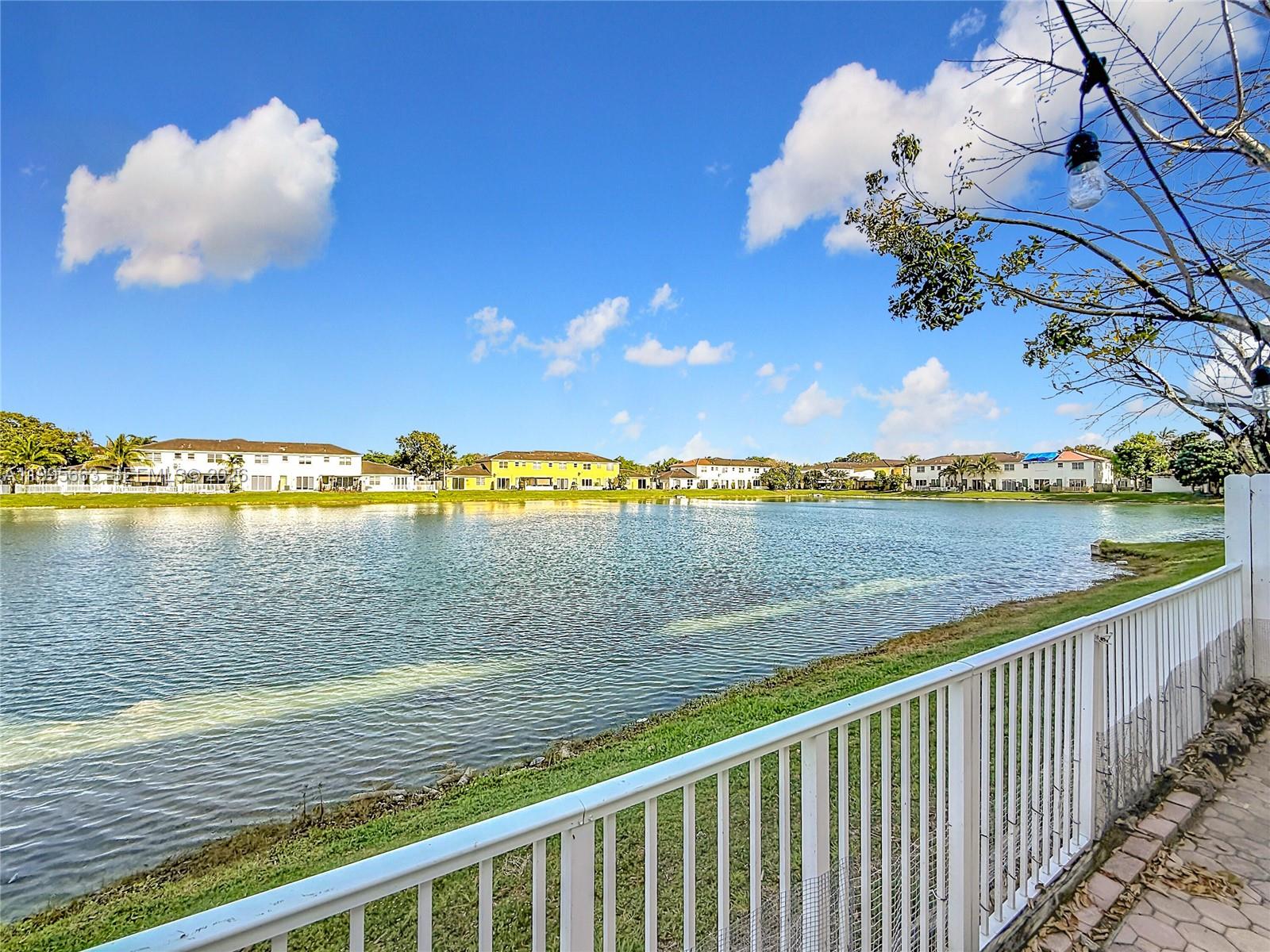 FLORIDIAN ISLES SOUTH - Residential