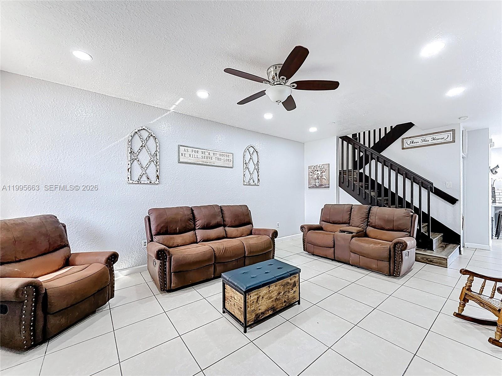 FLORIDIAN ISLES SOUTH - Residential