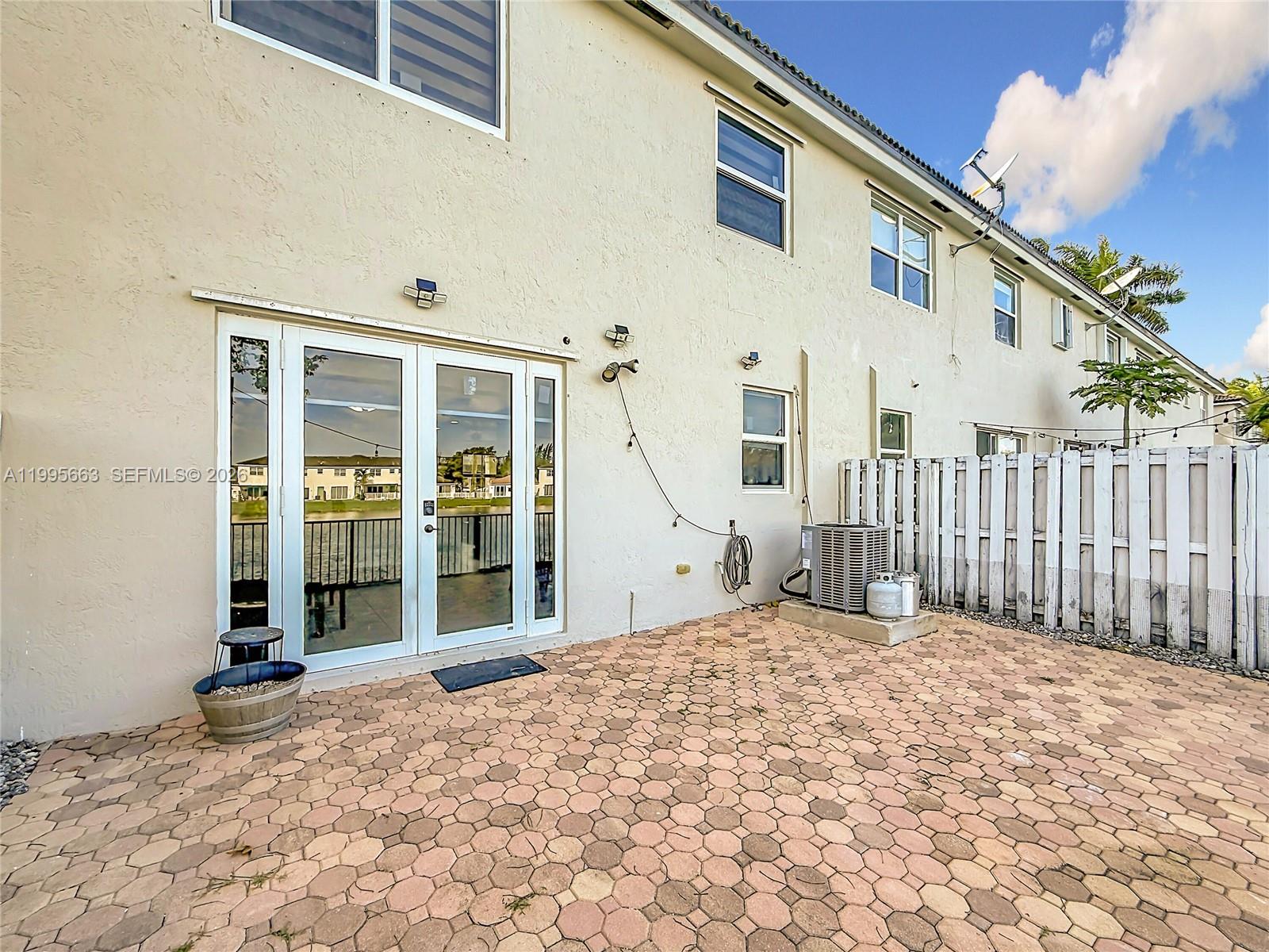 FLORIDIAN ISLES SOUTH - Residential