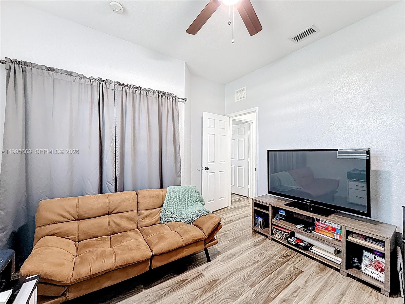 FLORIDIAN ISLES SOUTH - Residential