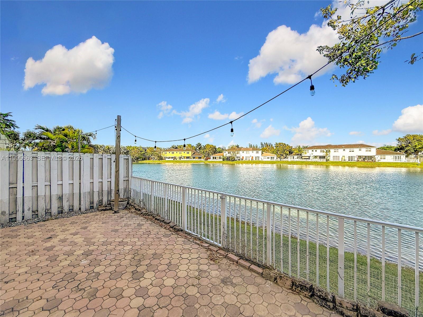 FLORIDIAN ISLES SOUTH - Residential