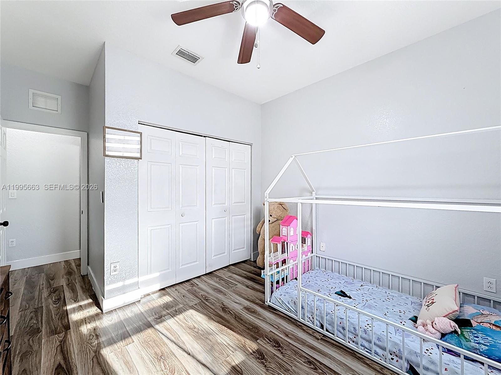 FLORIDIAN ISLES SOUTH - Residential