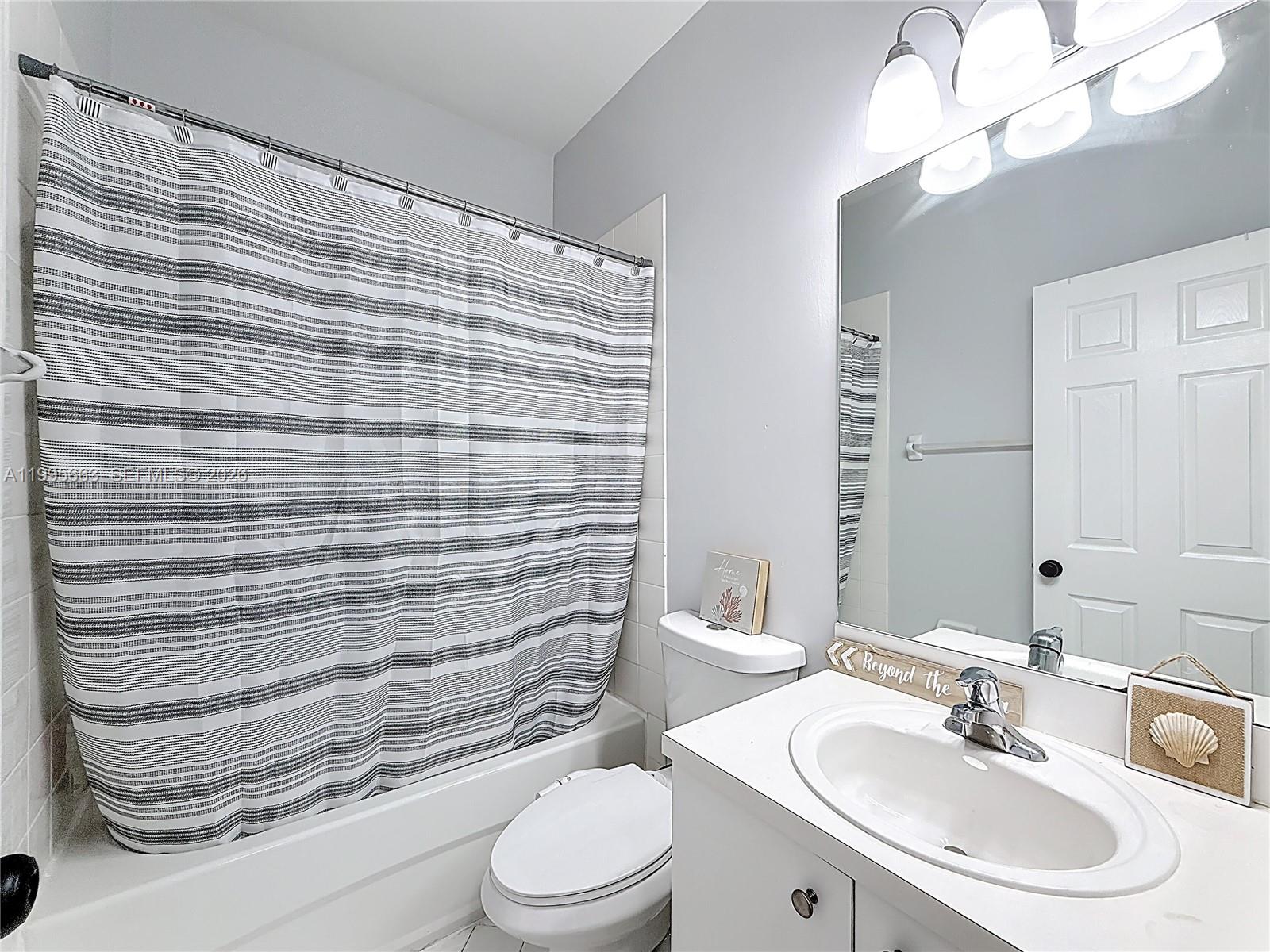 FLORIDIAN ISLES SOUTH - Residential