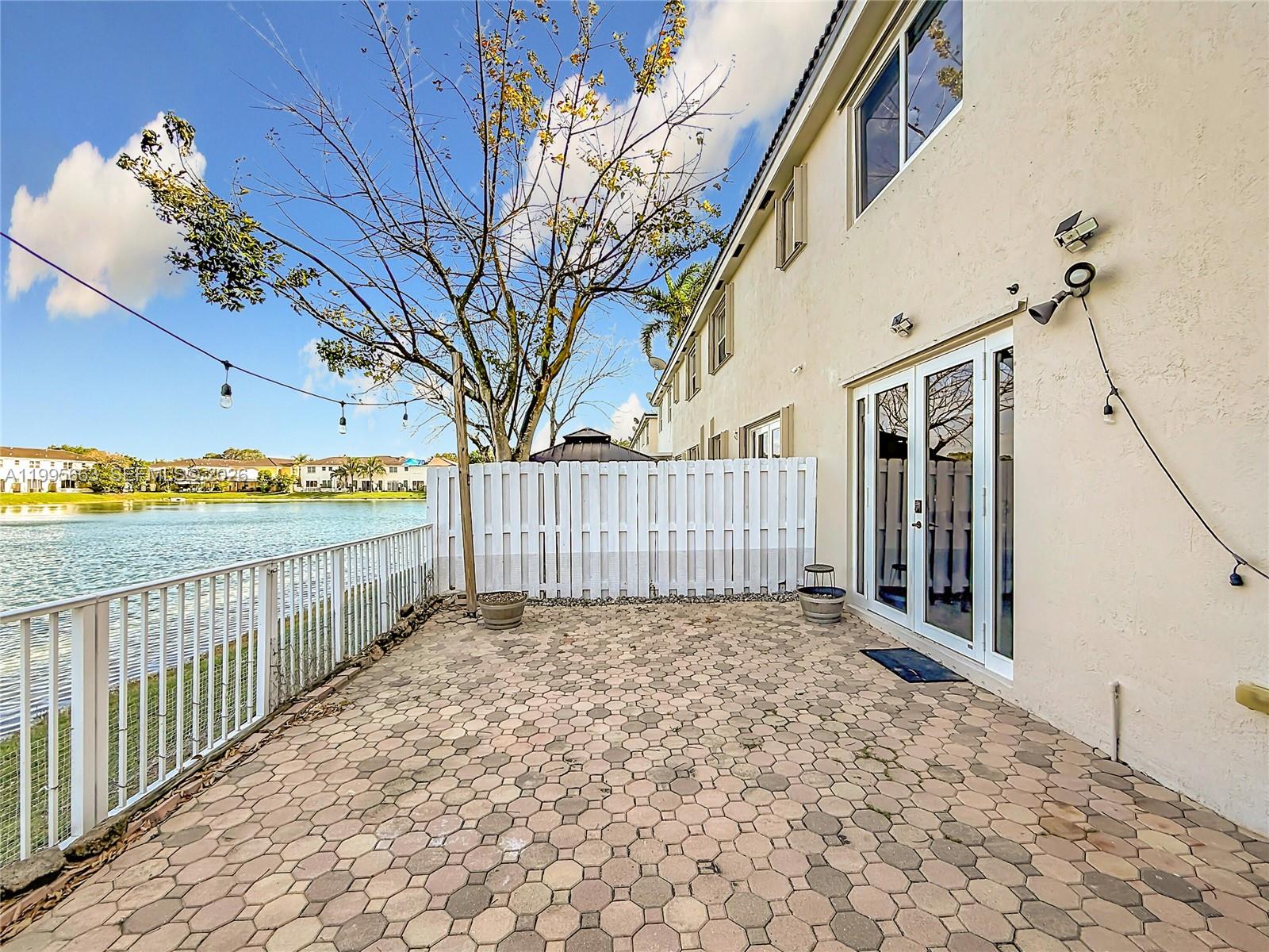 FLORIDIAN ISLES SOUTH - Residential