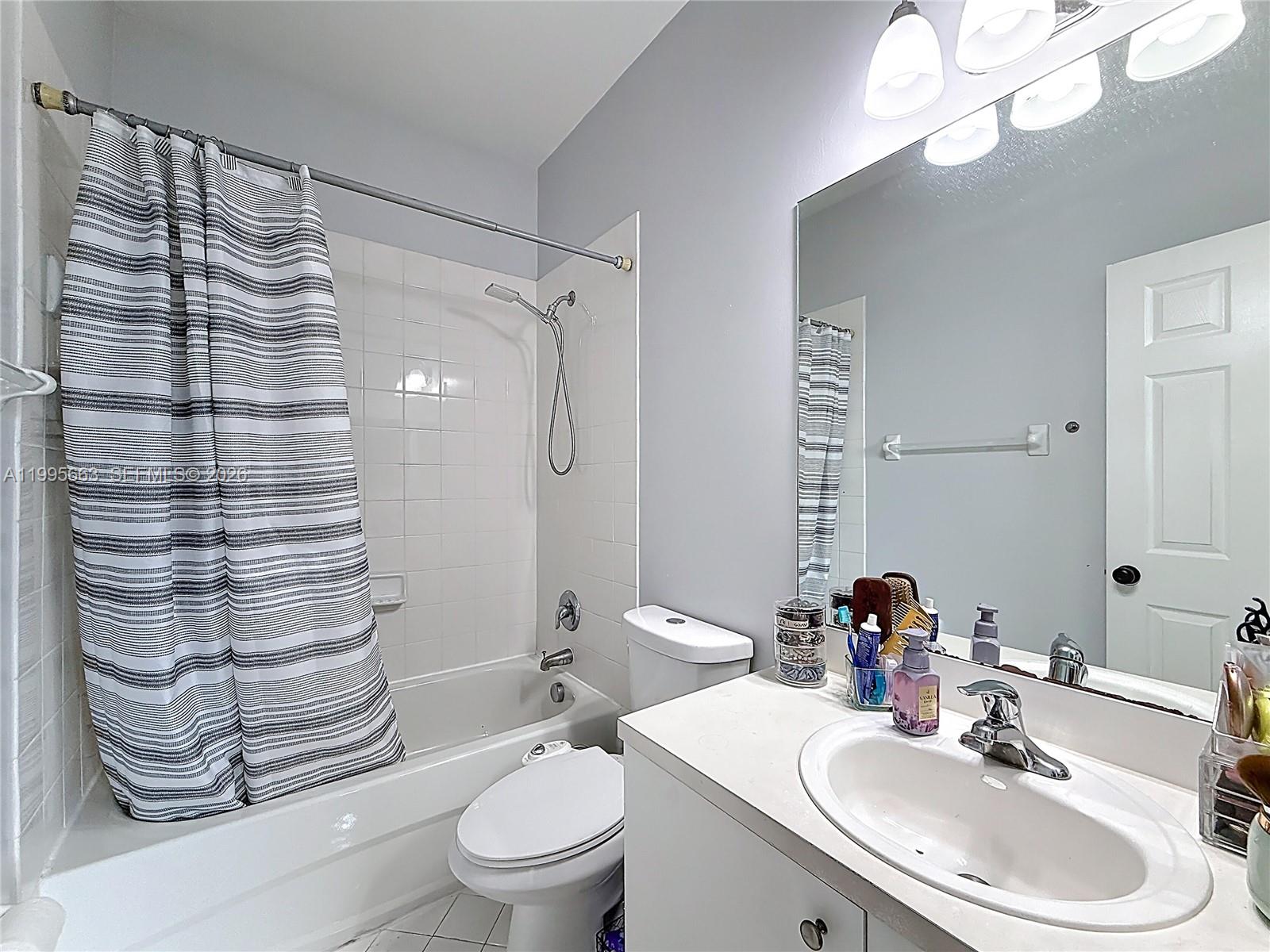 FLORIDIAN ISLES SOUTH - Residential