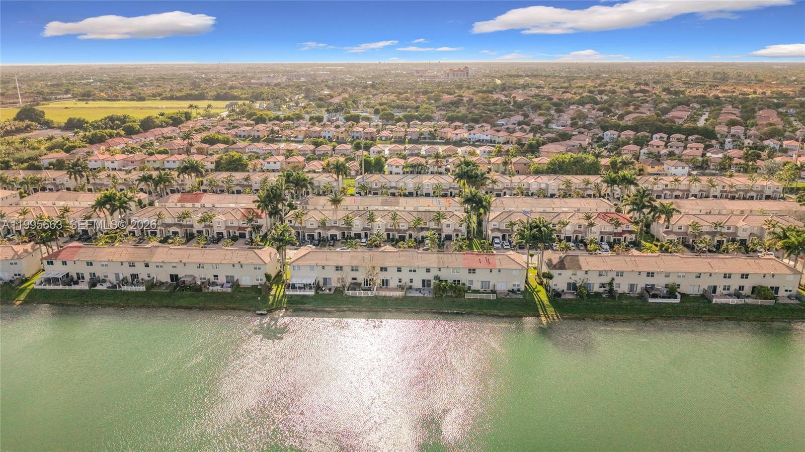 FLORIDIAN ISLES SOUTH - Residential