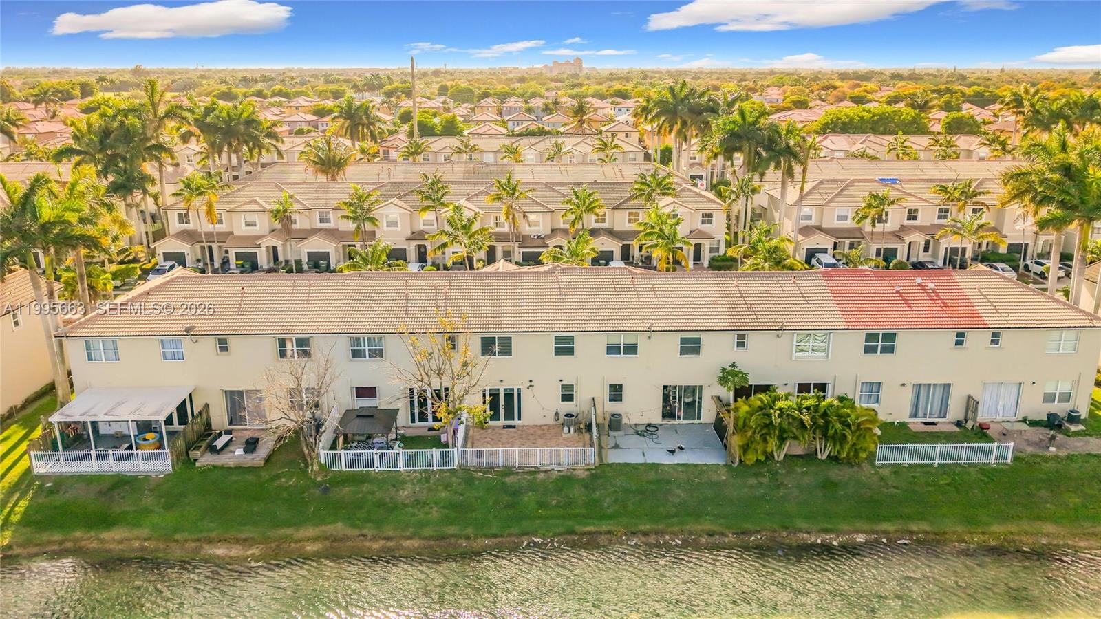 FLORIDIAN ISLES SOUTH - Residential