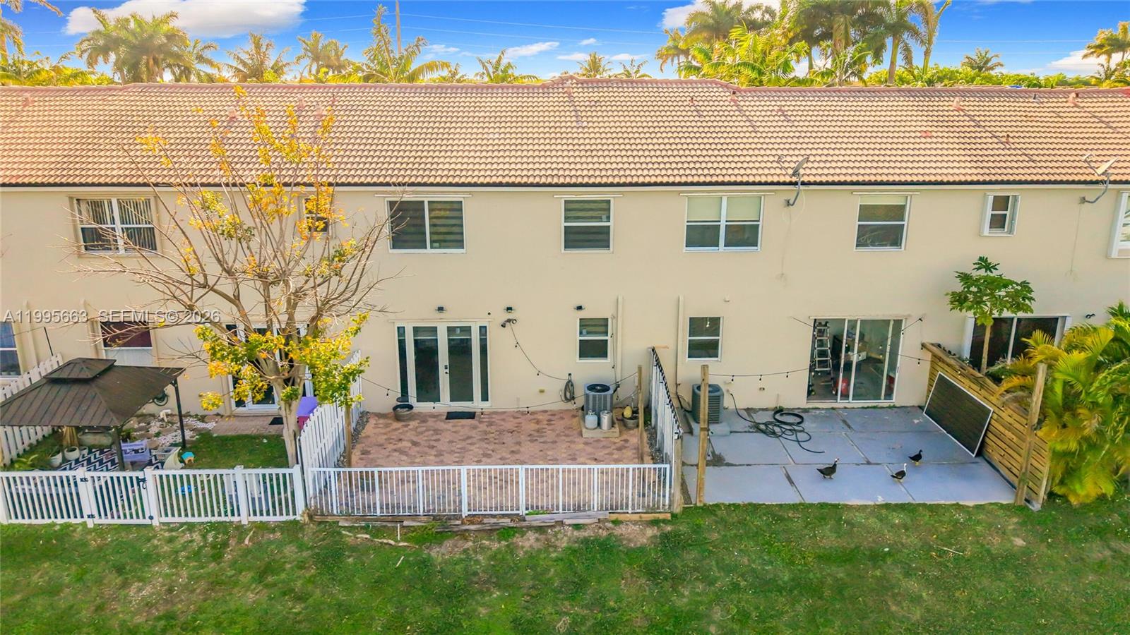 FLORIDIAN ISLES SOUTH - Residential