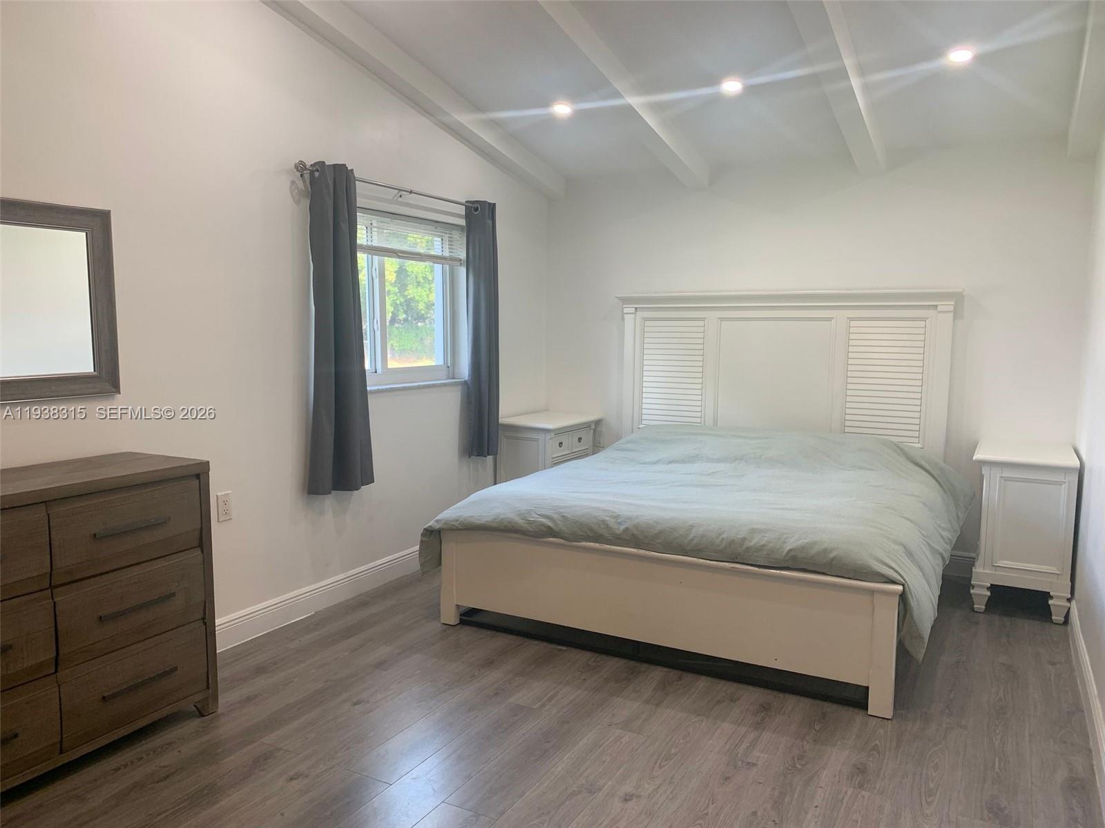 PALM LANE VILLA NO 4 - Residential