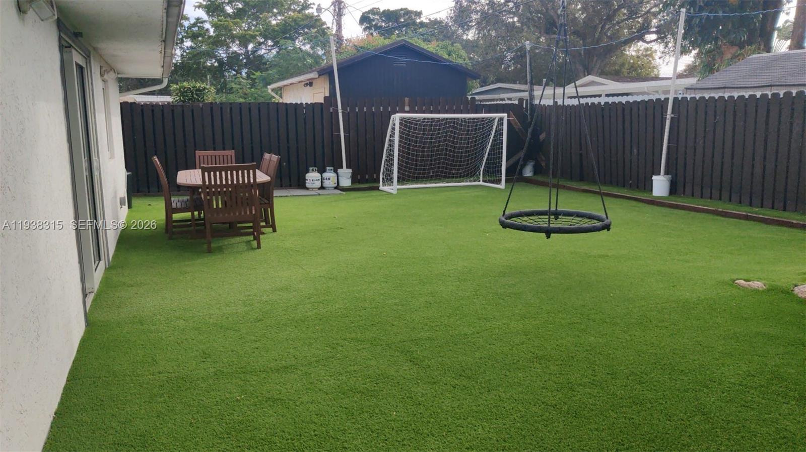 PALM LANE VILLA NO 4 - Residential