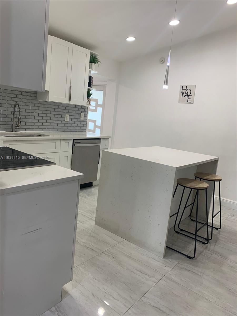 PALM LANE VILLA NO 4 - Residential