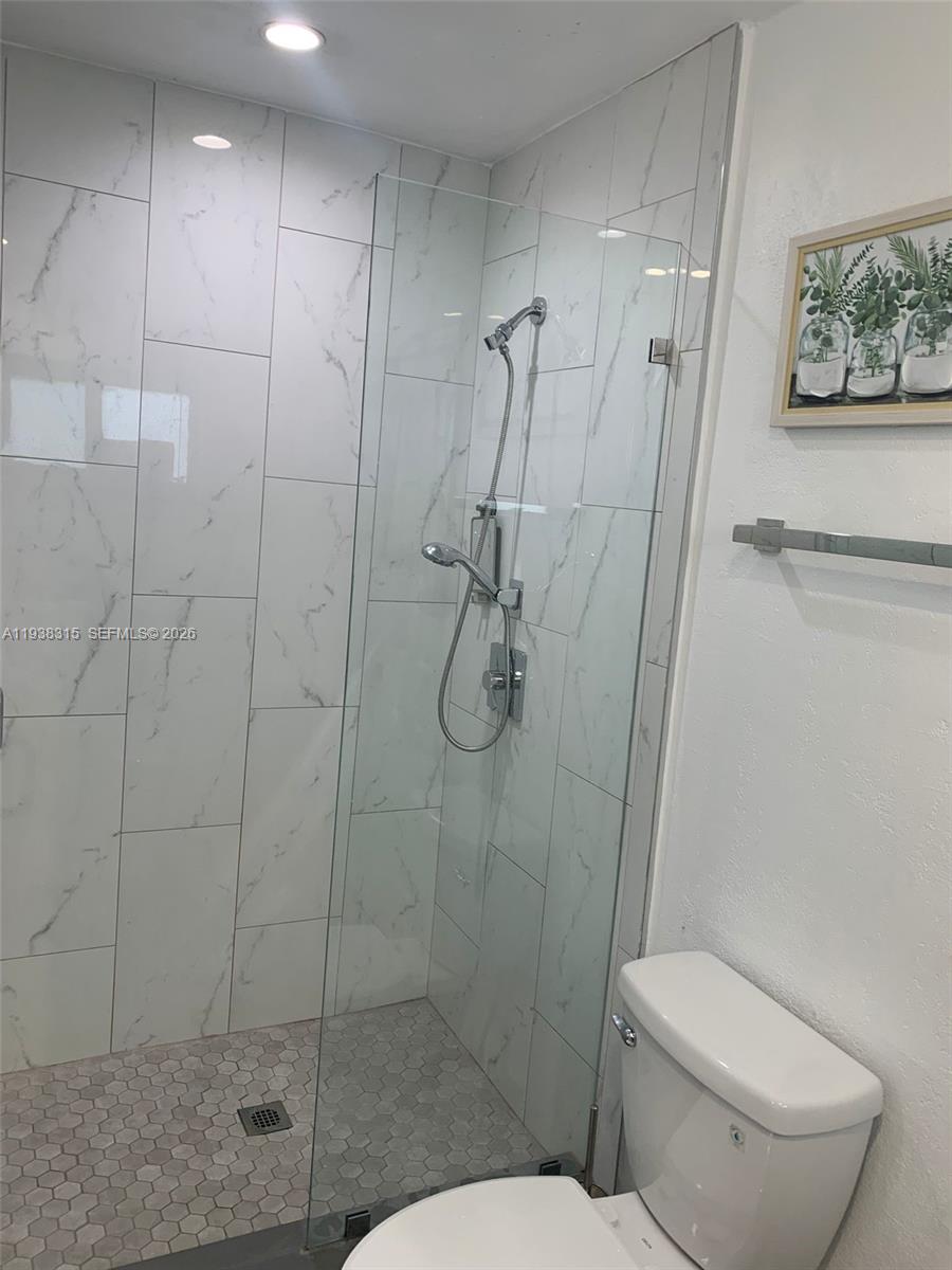 PALM LANE VILLA NO 4 - Residential