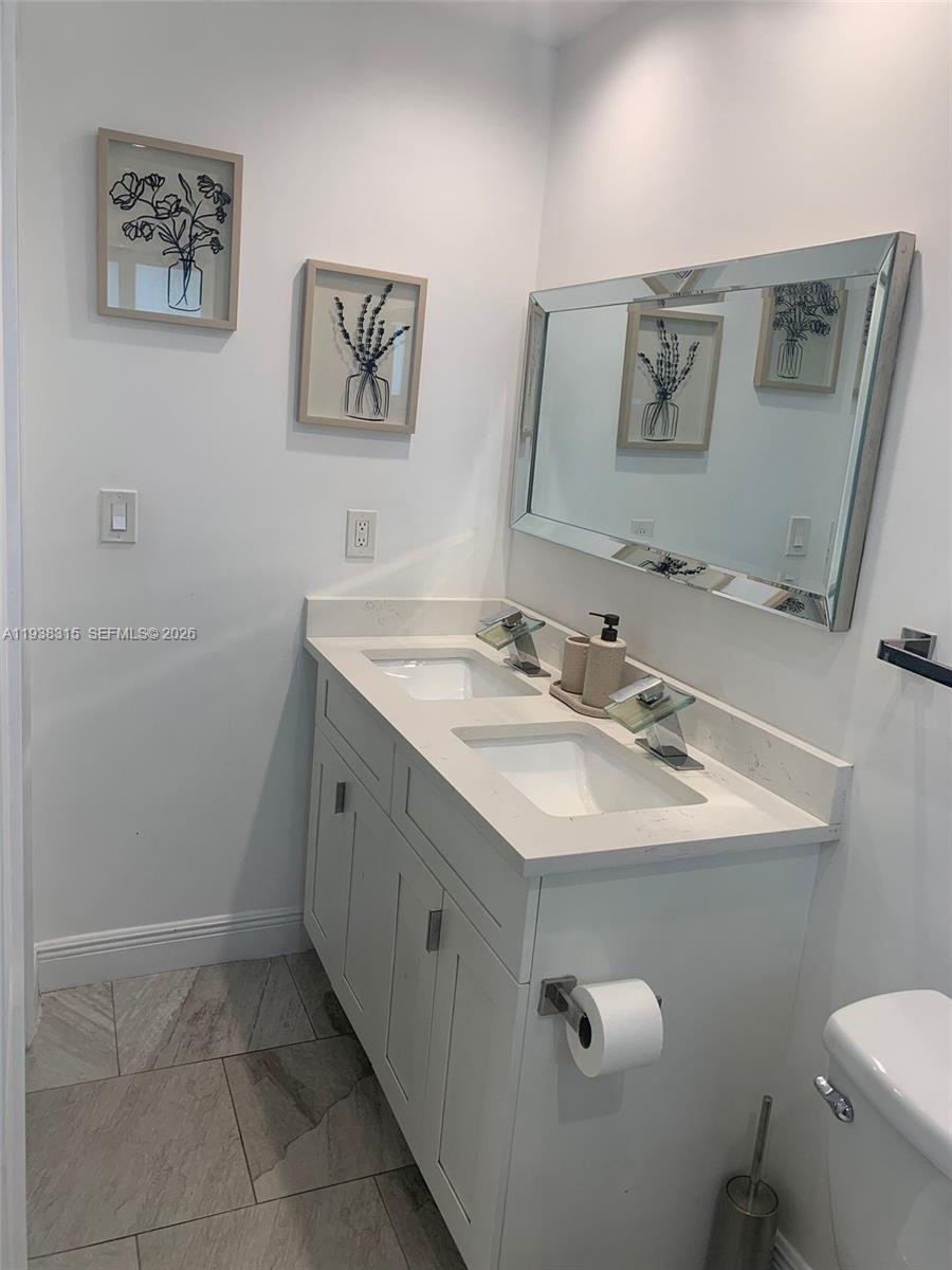 PALM LANE VILLA NO 4 - Residential