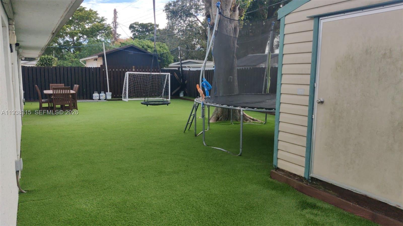 PALM LANE VILLA NO 4 - Residential