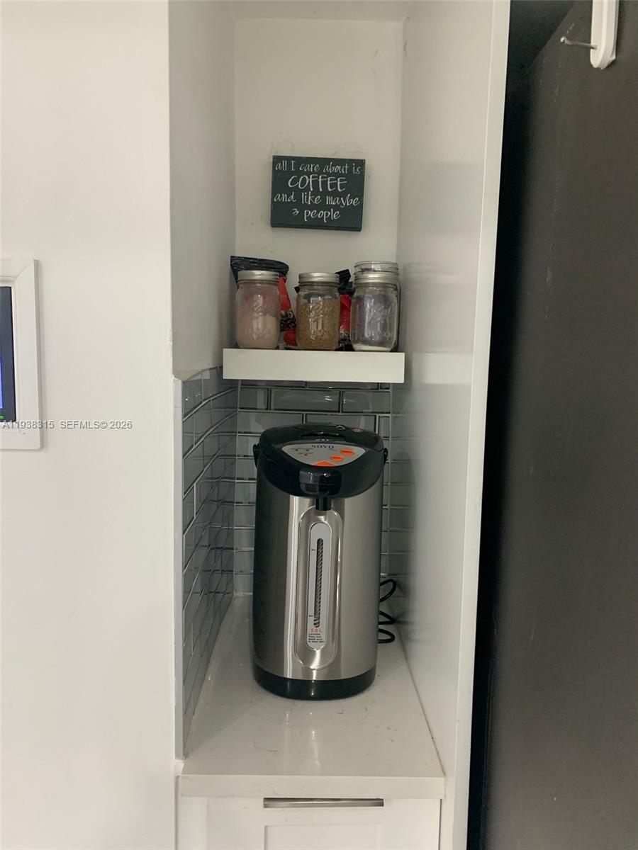 PALM LANE VILLA NO 4 - Residential