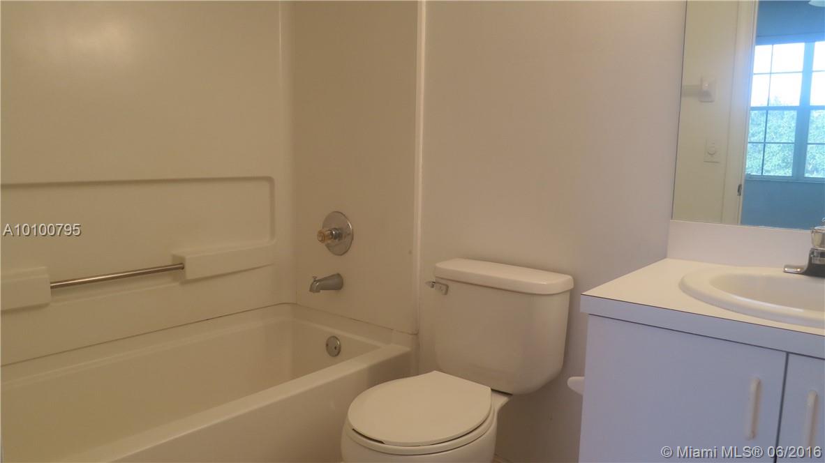 BONAVENTURE 82-43 B A POR - Residential Lease