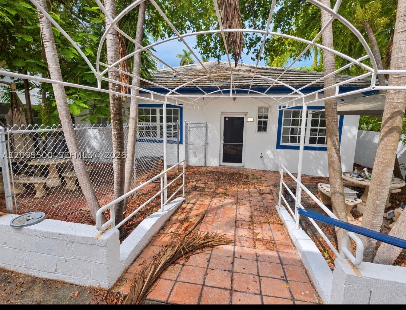 1753 Michigan Ave, Miami Beach, FL, 33139/$4,799,000 2 1753 Michigan Ave