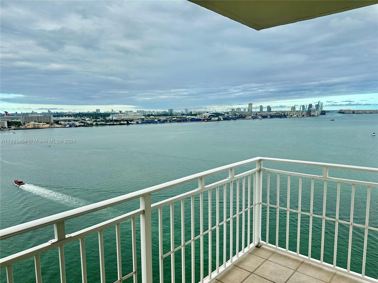 Stunning CORNER PENTHOUSE with UNOBSTRUCTED waterfront views! This residence features an open-concept kitchen, RENOVATED bathrooms, and spacious walk-in closets. It comes with TWO ASSIGNED PARKING SPACES! Residents can indulge in newly renovated amenities, including an infinity pool, heated spa, social lounge with bar, tennis/pickleball courts, BBQ area, mini-golf, gym, and more. With 24/7 valet, security, and concierge services, convenience is at your doorstep. Located on the PRESTIGIOUS BRICKELL KEY, a private island with a scenic bayfront walking path, park, cafés, and restaurants, this home offers the perfect balance of seclusion and accessibility. Just steps from Brickell City Centre and premier dining, this is a rare gem you don’t want to miss! Easy to show.