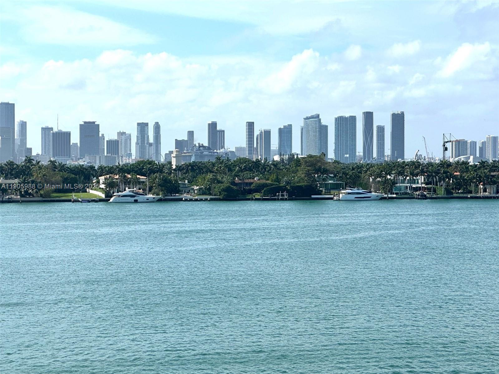 THE FLORIDIAN CONDO - Residential Lease