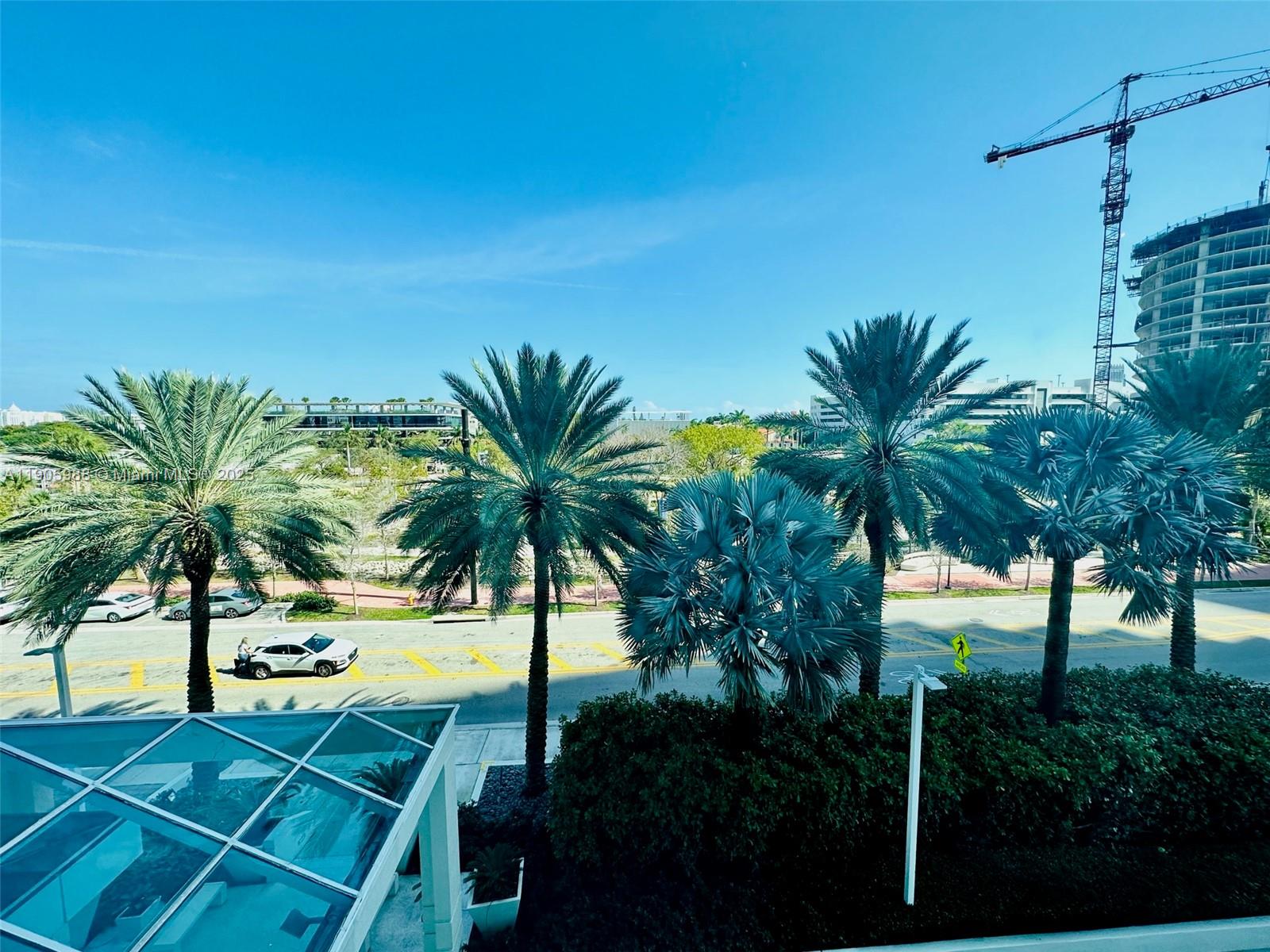 THE FLORIDIAN CONDO - Residential Lease