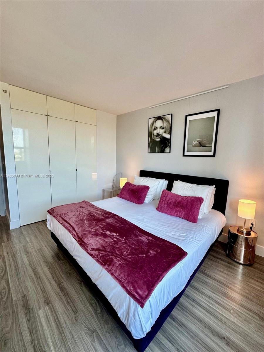 THE FLORIDIAN CONDO - Residential Lease