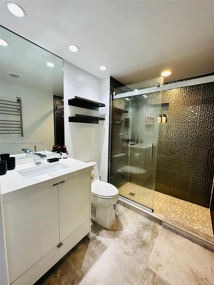 THE FLORIDIAN CONDO - Residential Lease