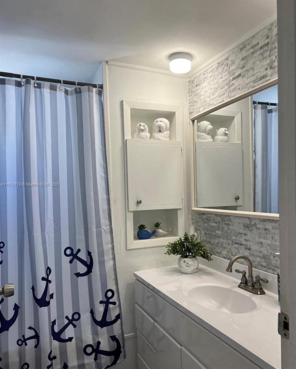 SEXTON COVES ESTATES - Residential