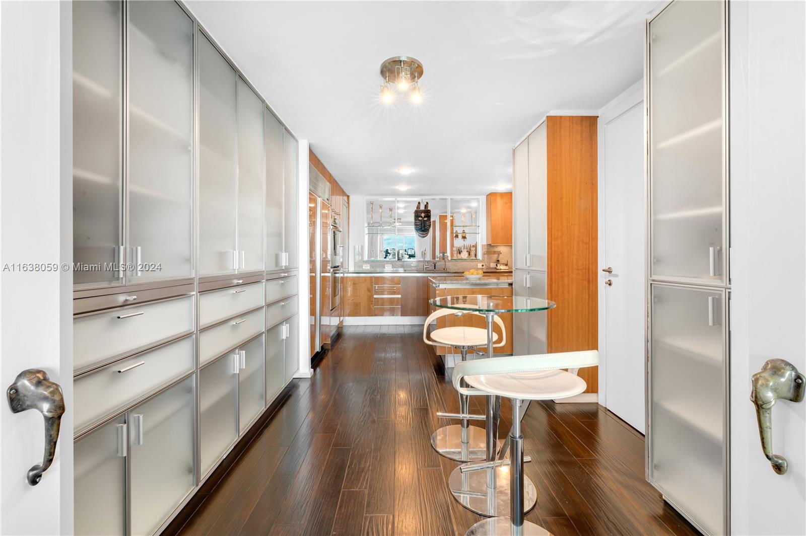GROVENOR HOUSE CONDO - Residential