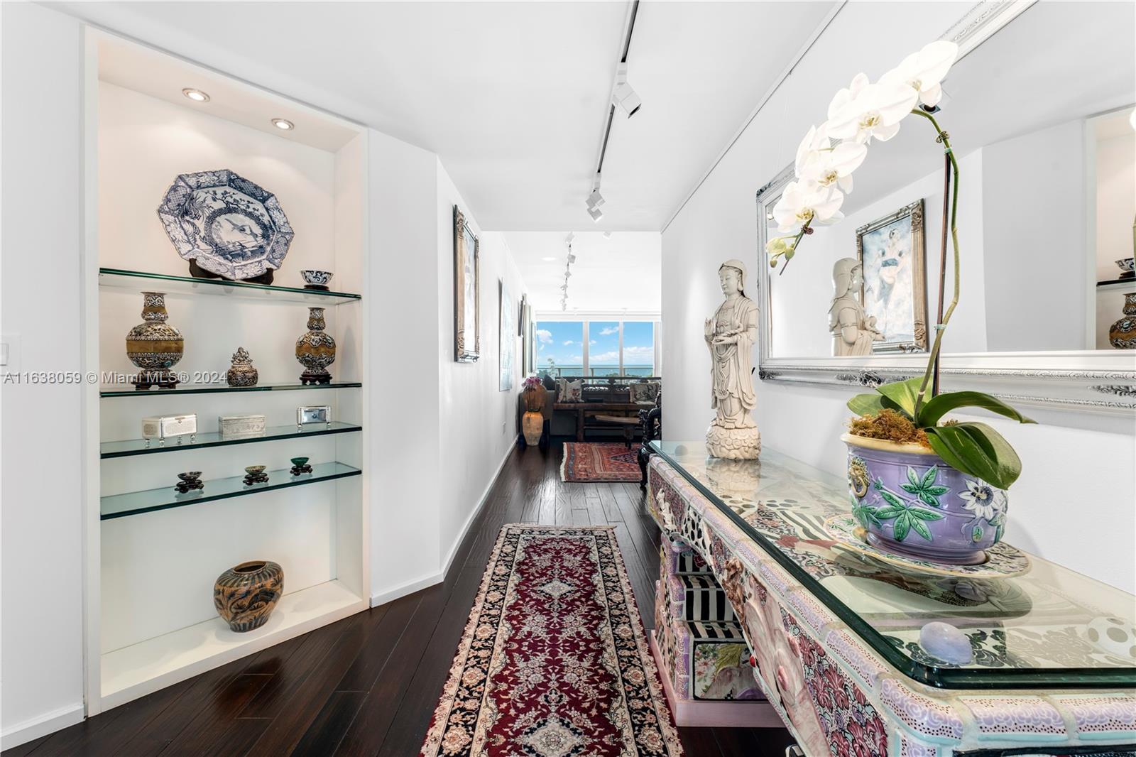 GROVENOR HOUSE CONDO - Residential