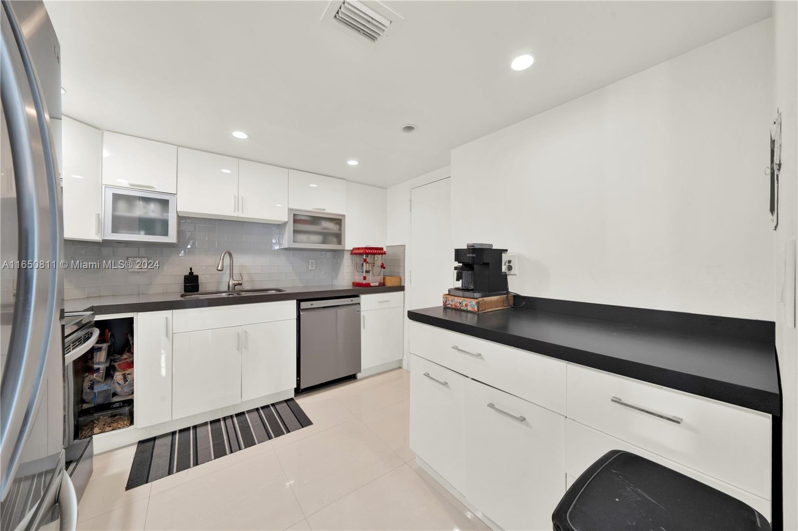 ARLEN HOUSE WEST CONDO - Residential