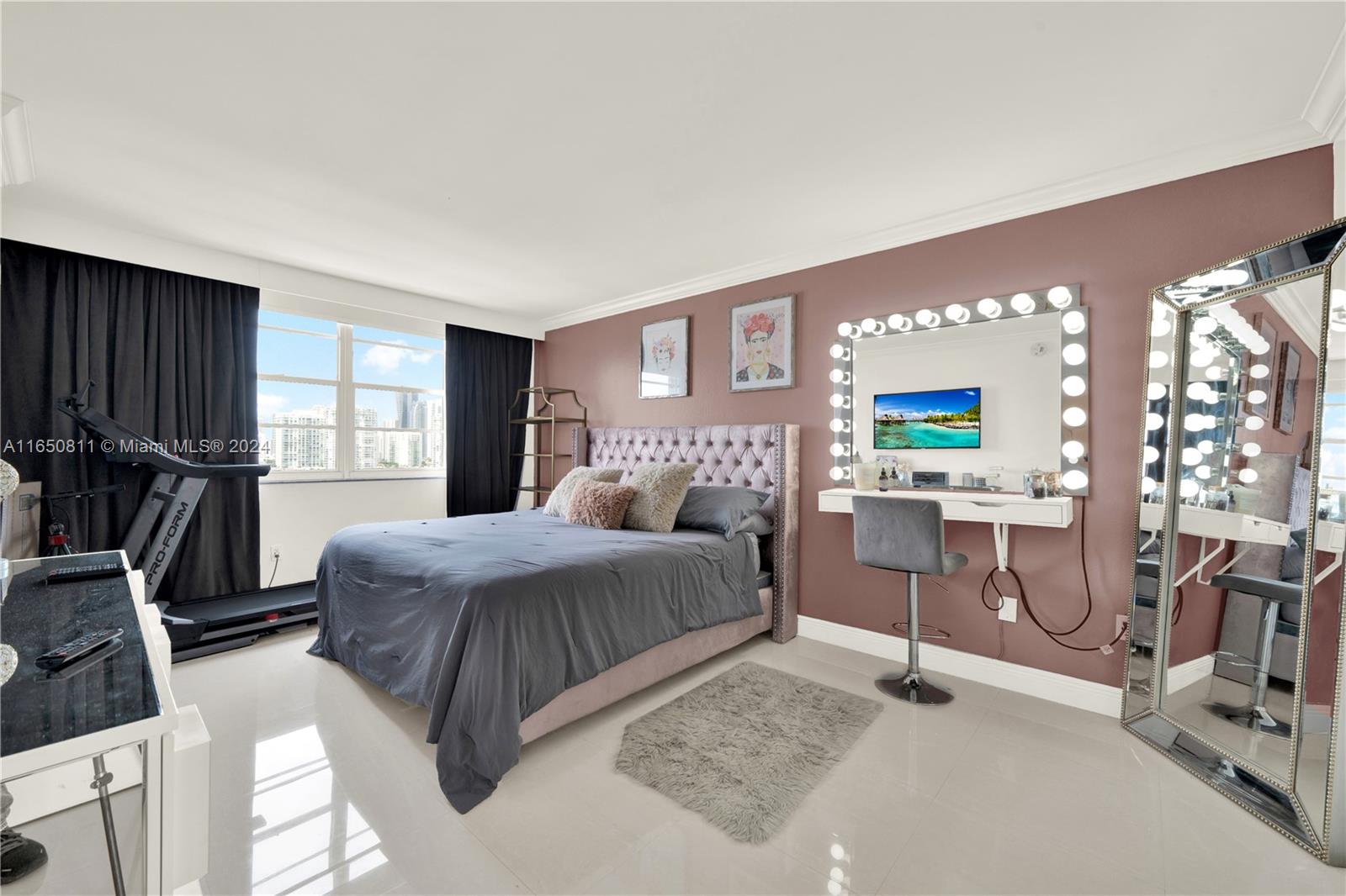 ARLEN HOUSE WEST CONDO - Residential