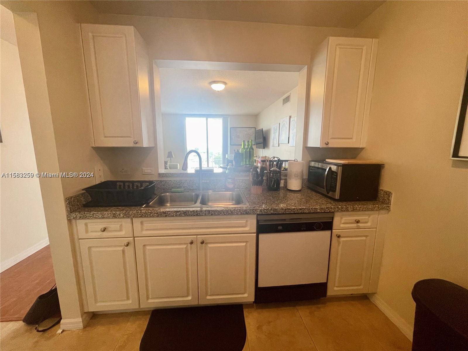 BRICKELL VISTA CONDO - Residential Lease
