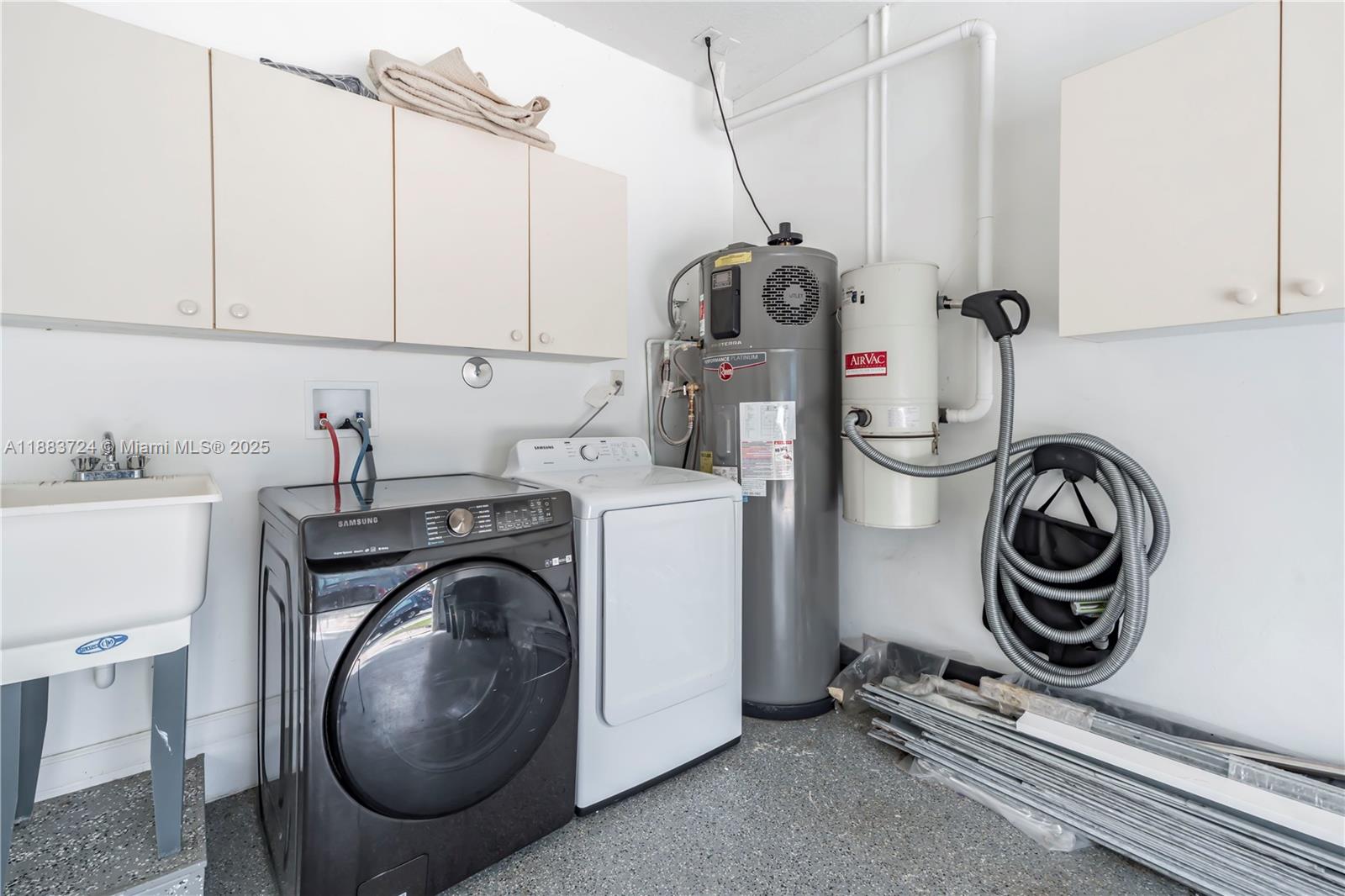 SECTOR 2-PARCELS 12 13 14 - Residential Lease