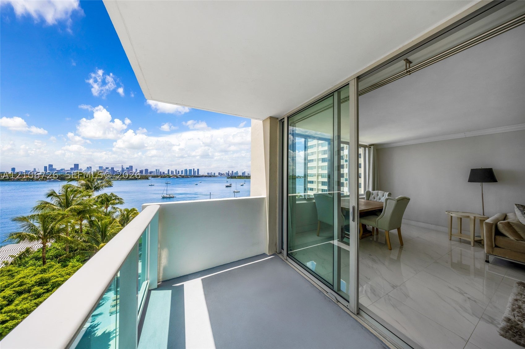 1200 West Ave 606