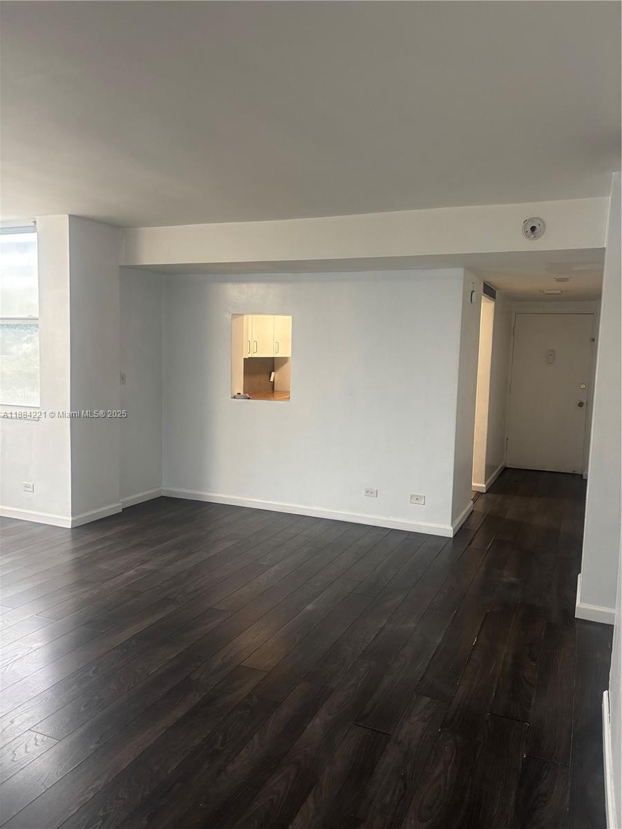 EASTERN SHORES WHITE HOUS - Residential