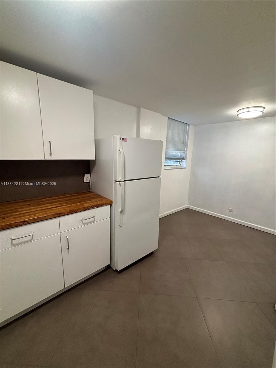 EASTERN SHORES WHITE HOUS - Residential