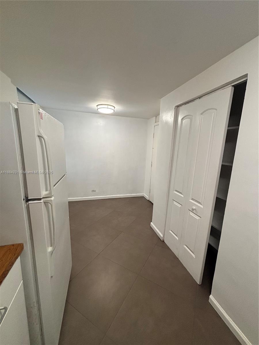 EASTERN SHORES WHITE HOUS - Residential