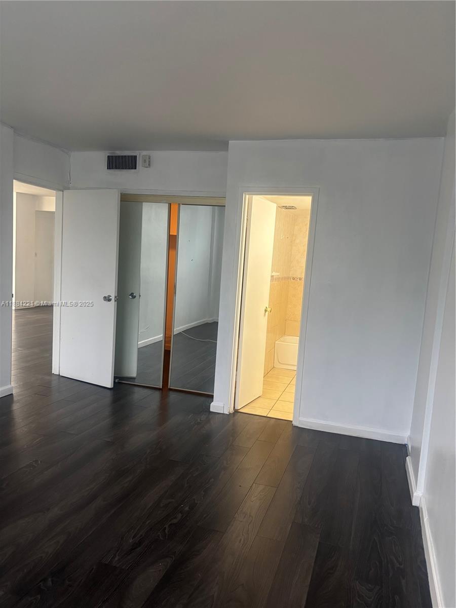 EASTERN SHORES WHITE HOUS - Residential