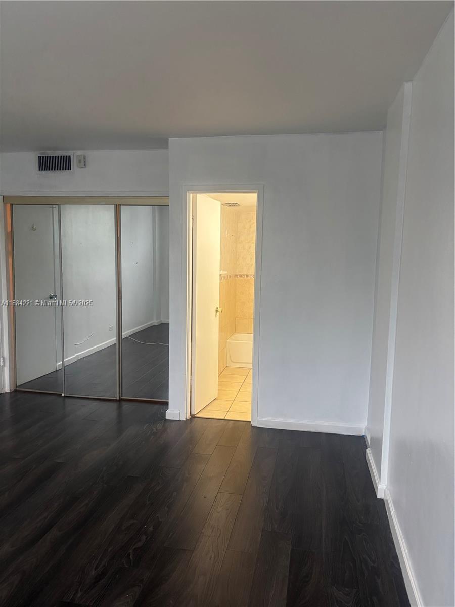 EASTERN SHORES WHITE HOUS - Residential